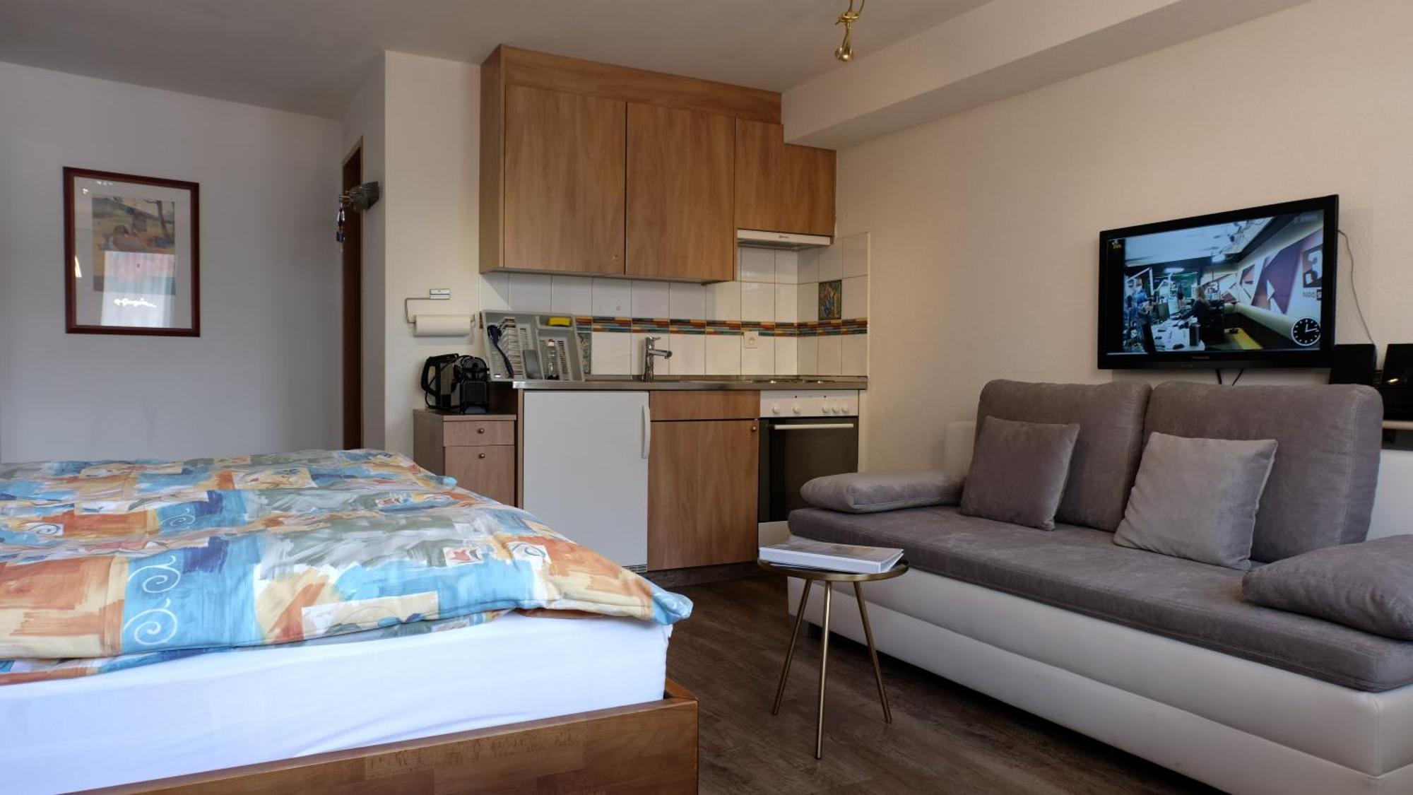 Artist & Garni Apart-hotel 3*